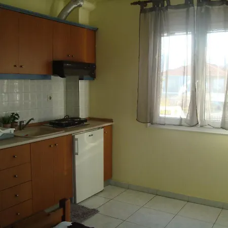 Polis' House Studios Vrasna
