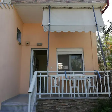Polis' House Studios Apartment