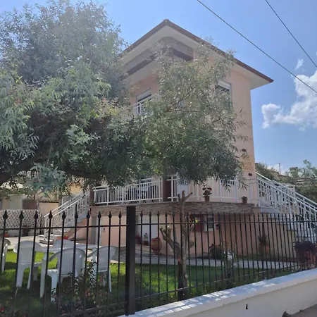 Polis' House Врасна