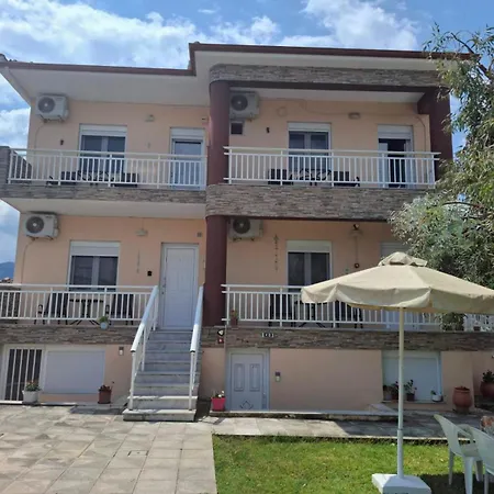 Polis' House *